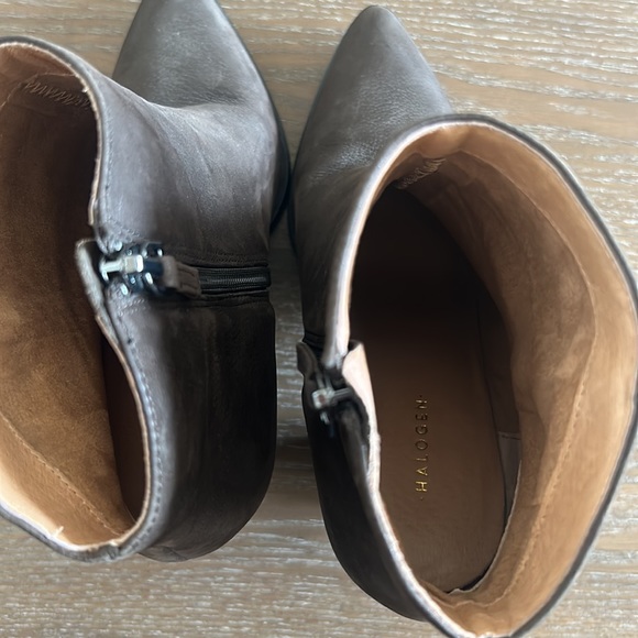 Brown boots - Picture 3 of 3